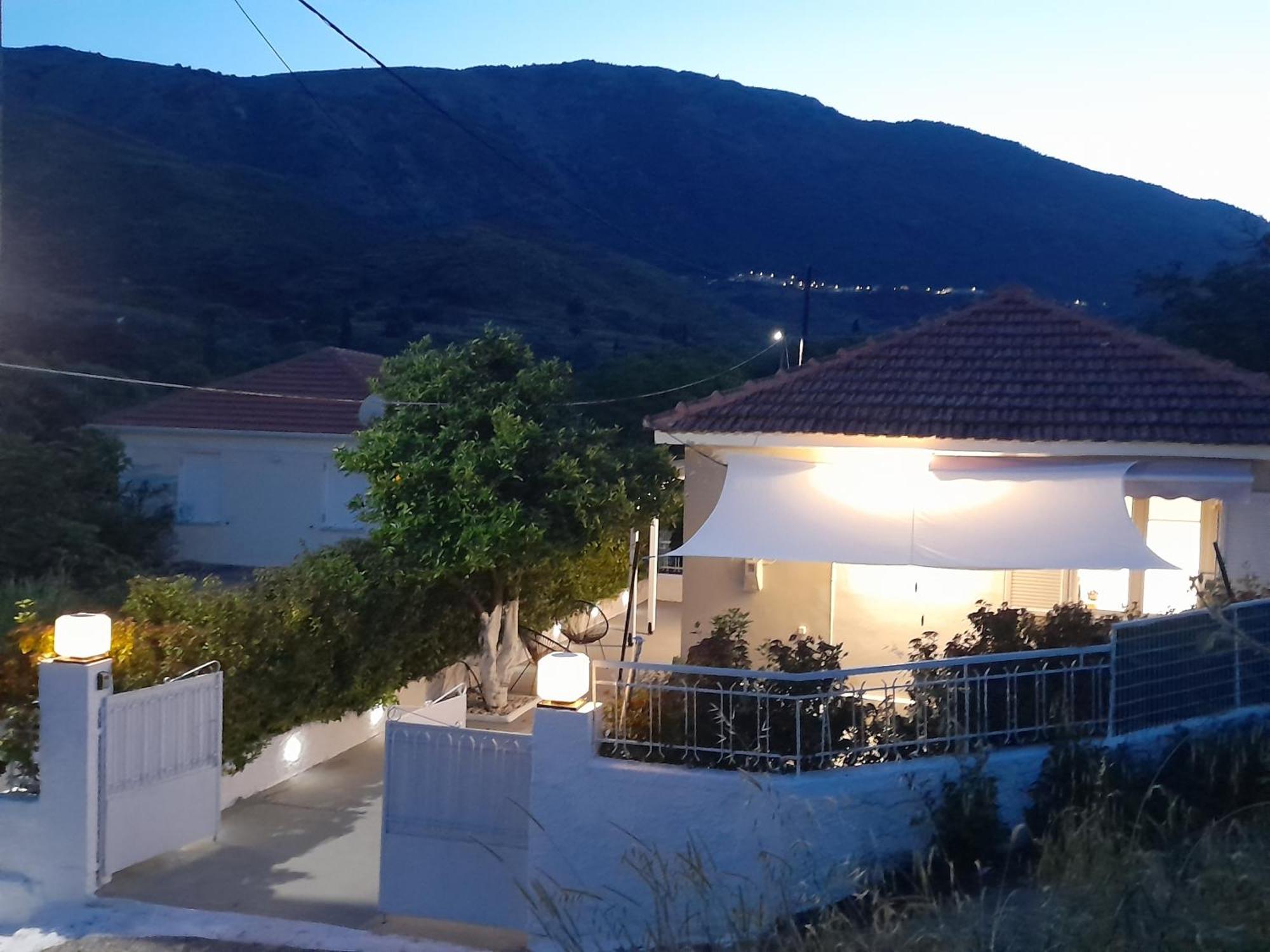 Modern 10mins From The * Agia Eirini