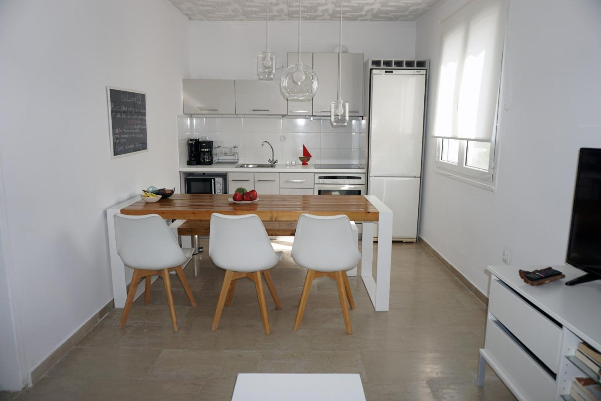 Modern 10mins From The * Agia Eirini
